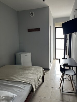 Comfort Double Room | Free WiFi, bed sheets - Hotel Art Final (Marataizes)