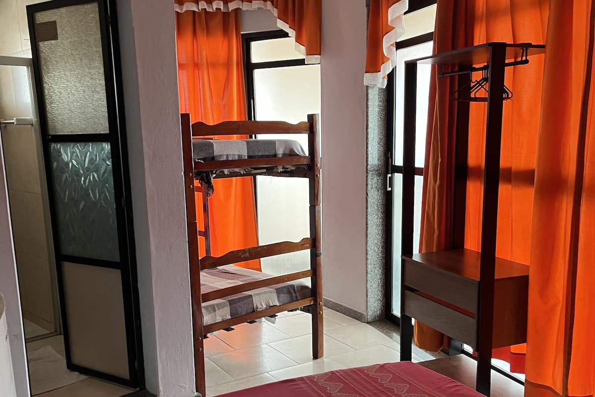 Comfort vierpersoonskamer | 1 slaapkamer, gratis wifi, beddengoed