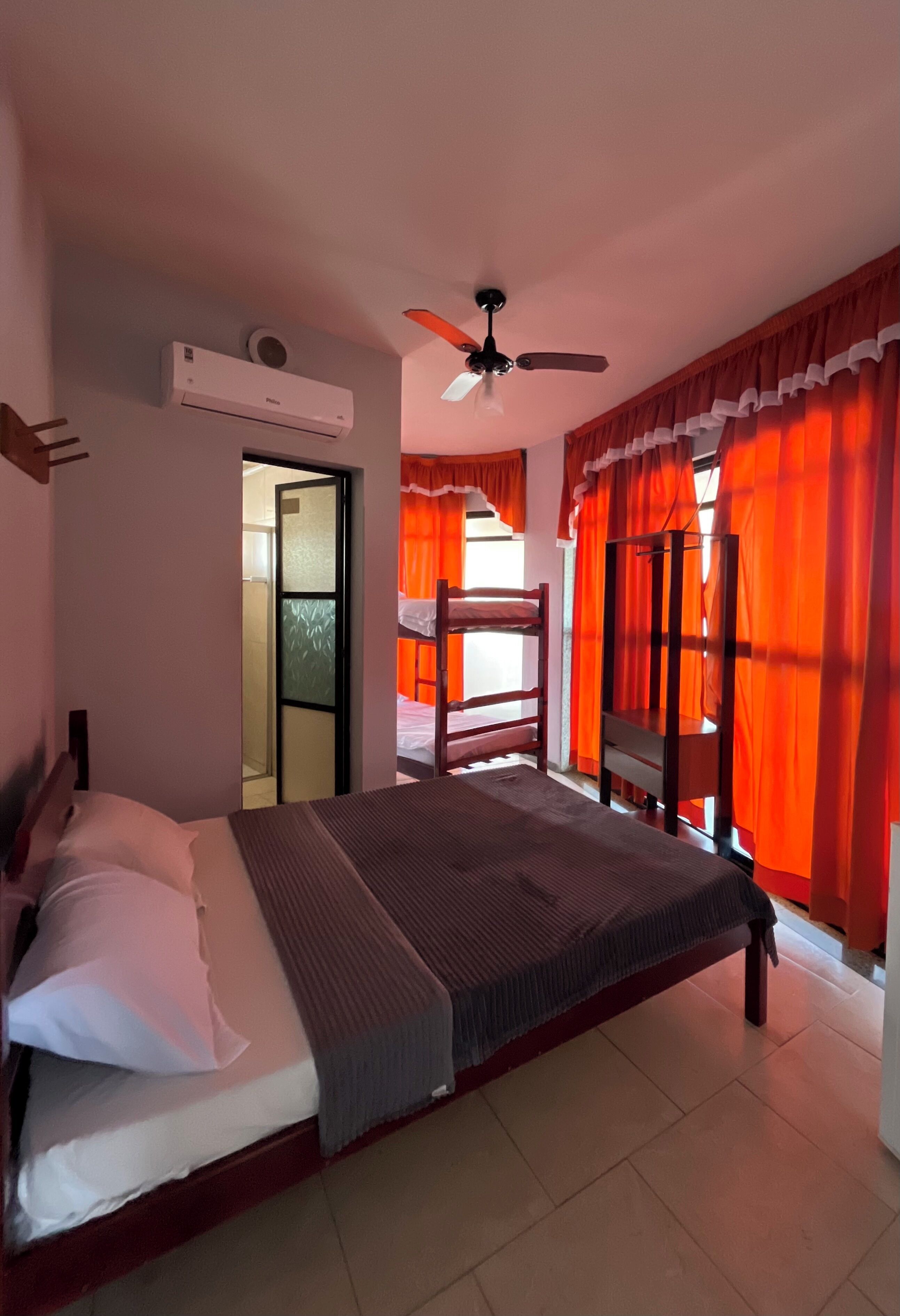 Comfort-Vierbettzimmer | Kostenloses WLAN, Bettwäsche