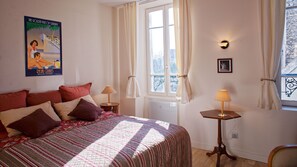 1 bedroom, desk, iron/ironing board, free WiFi - Charming Elegant Warm 1B Flat, 592 Ft, Montmartre (Paris)
