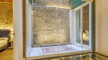 Luxury-Apartment | Wohnbereich | Flachbildfernseher