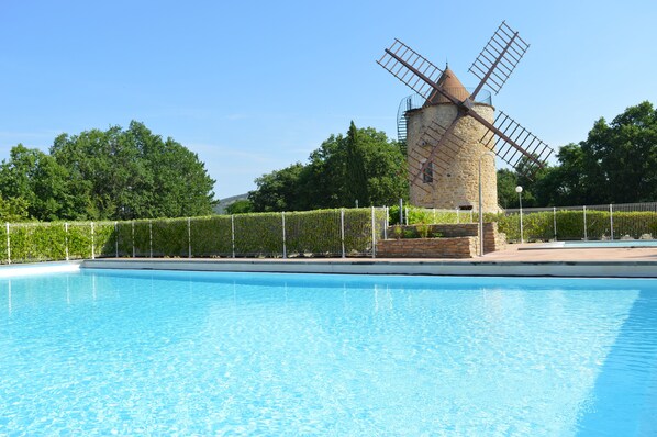 Outdoor pool - Maison Proche du Village de Vallon Pont D'arc et de la Rivière Ardèche (Vallon-Pont-d'Arc)