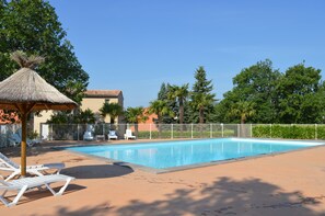 Outdoor pool - Maison Proche du Village de Vallon Pont D'arc et de la Rivière Ardèche (Vallon-Pont-d'Arc)