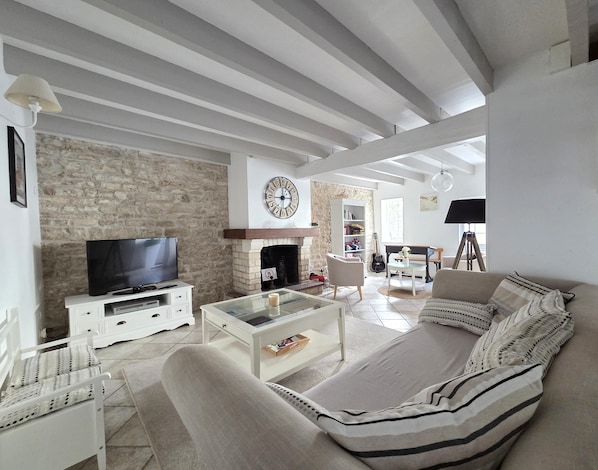 TV, DVD player, books