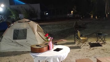 Honeymoon tent