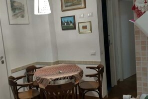 Dining - Oreglia house (Roma)