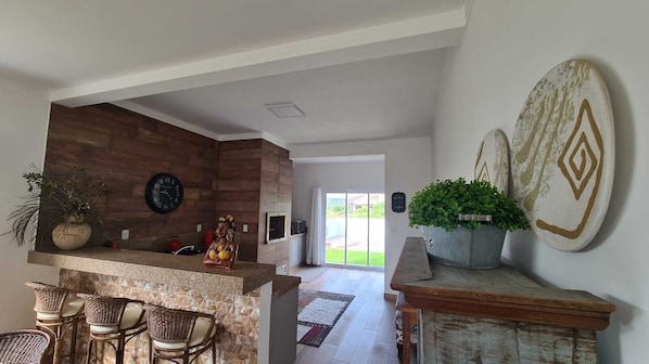 Interior - Casa a Beira-mar em Morro dos Conventos (Balneário Morro dos Conventos)