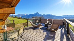 Outdoor dining - LE Refuge DES Toupins Quand le Confort et L'originalité Rencontrent L'élégance (Prunières)