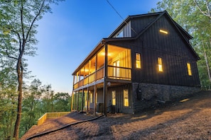 Exterior - Songbird Chalet Luxe Mountain Retreat with Views and Game Room (Ranger)
