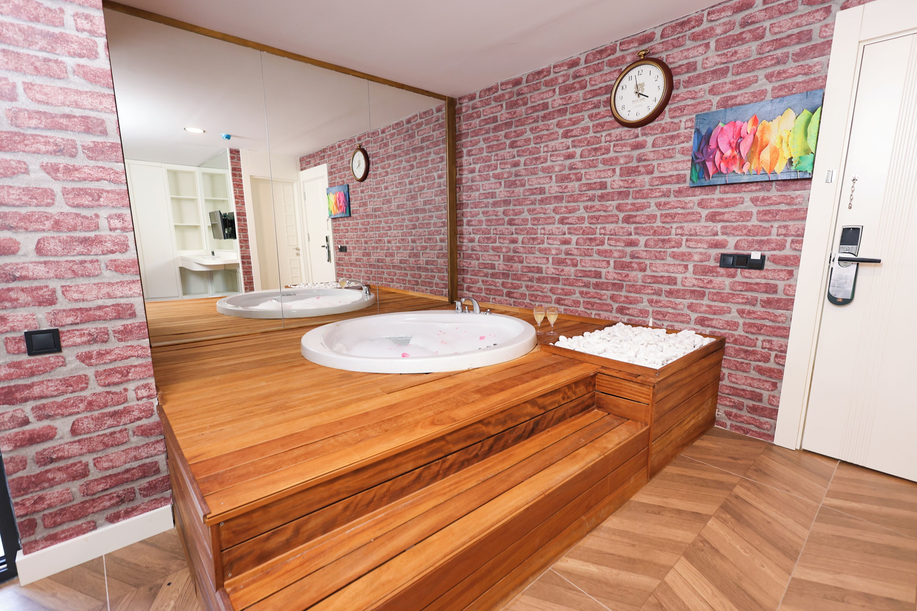 Junior Suite with Jacuzzi