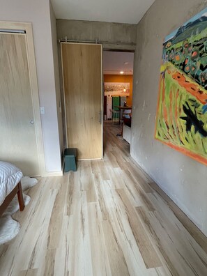 Interior - 2 Miles to Flintfields Horse Park (Williamsburg)