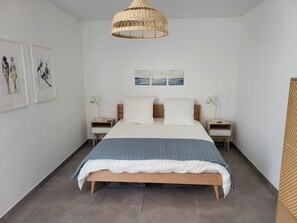2 bedrooms, iron/ironing board, WiFi, bed sheets