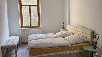 3 dormitorios, escritorio, wifi gratis y ropa de cama