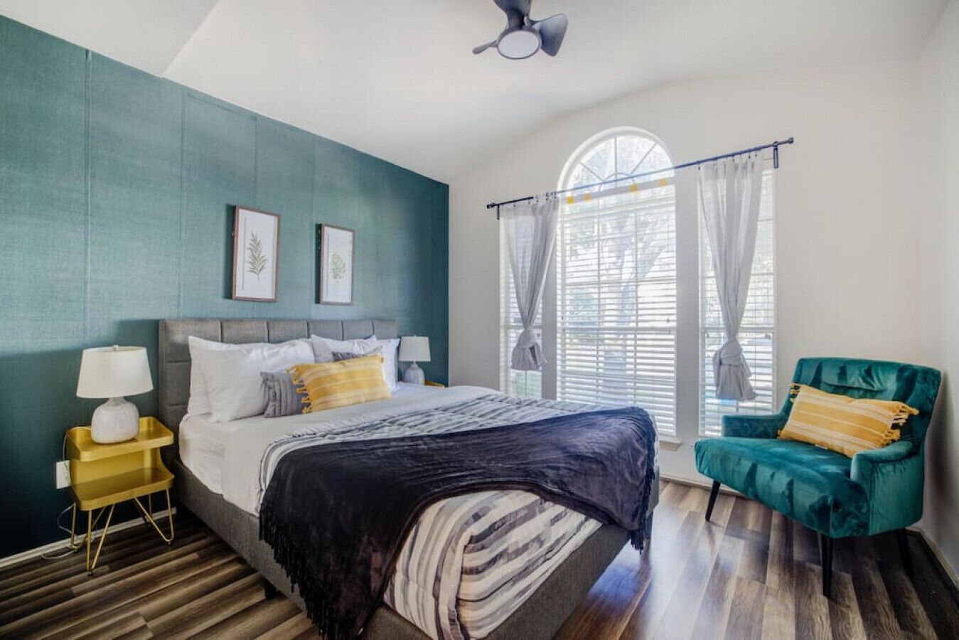 Super stylish, Spacious & chic 4bd w/Cowboy Pool!