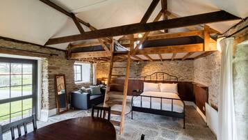 1 bedroom, free cribs/infant beds, bed sheets