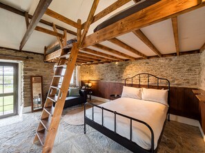 1 quarto, berços grátis, roupa de cama