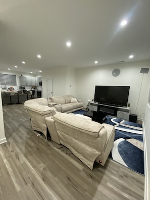 Living area - Comfortable Place to Relax (Charlotte)