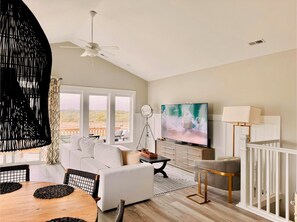 Smart TV, DVD player, computer monitors, printers - Elegant Beach rental for casual enjoyment. (Surf City)