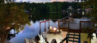 Lakefront Retreat on Lake Tillery – Cozy family Getaway with Dock & Scenic Views