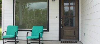 Hotspot to Texas Hill Country, near everything! Sleeps 12-includes 3 king beds