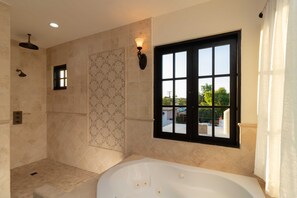 Interior - Stunning 3-bedroom home in the town of Loreto. (Loreto)