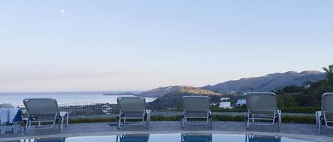 Private pool