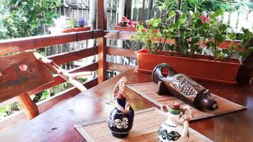 Outdoor dining