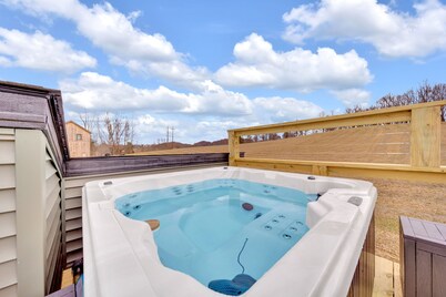 Bungalow /Hot tub /ping pong /Putt putt /corn hole /Jenga /connect 4/Checkers
