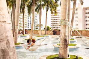Property grounds - Brickell Oasis! Studio w Pool Access & Ocean View (Miami)