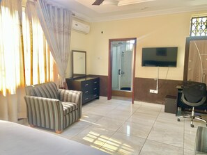1 habitación, tabla de planchar con plancha, wifi y ropa de cama 