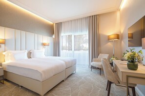 Standard Room | 1 bedroom, minibar, in-room safe, desk