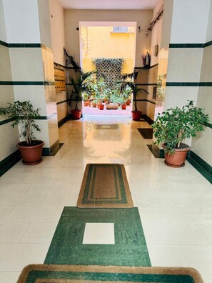 Exterior - punto house ferrovia (Naples)