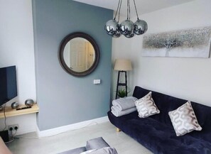 Smart TV - The Stone House II - Nottingham
 (Sneinton)