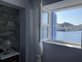Decoración personalizada, muebles diferentes y wifi gratis 