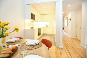 3 bedrooms - Lisbon Angel 111 Chic 3-bdr Gem - Brand New (Lisbon)