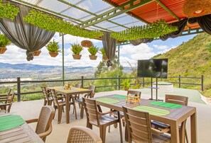 Classic Single Room, 1 King Bed, Balcony, Valley View | Living area - Glamping Experience Savieza (Suesca)