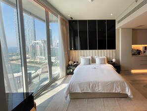 Premium bedding, memory foam beds, in-room safe, individually decorated - Condor Marina Star- Casa Royale VH (Dubai)