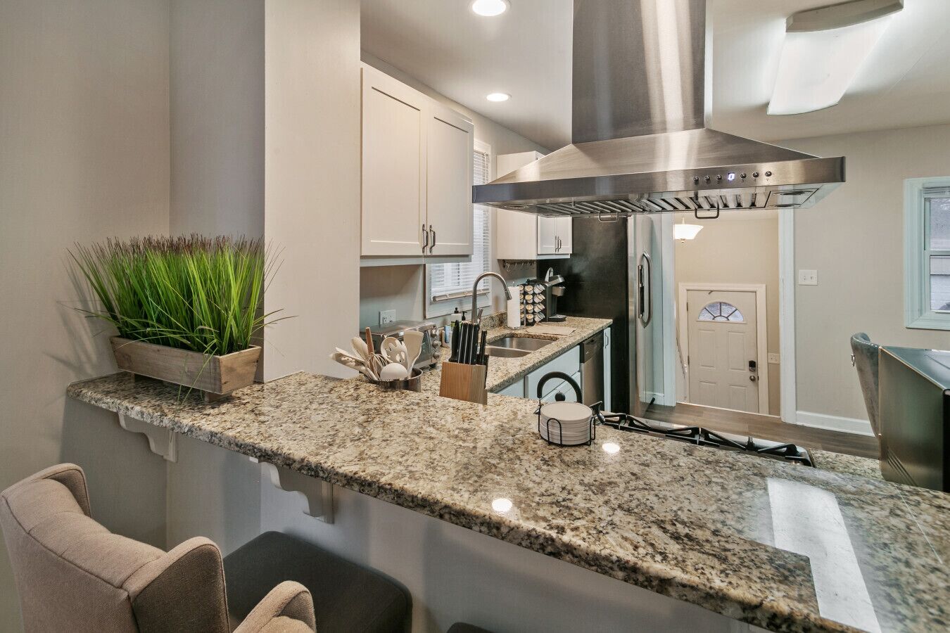 雪櫃、微波爐、焗爐、爐具