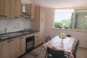 Fridge, oven, stovetop, coffee/tea maker - Tropea enchanting two-room apartment with POOL a few steps from the SEA (Santa Domenica)