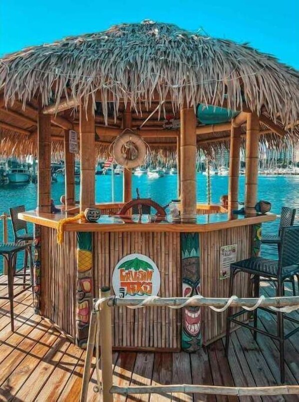 Bar (en el alojamiento)