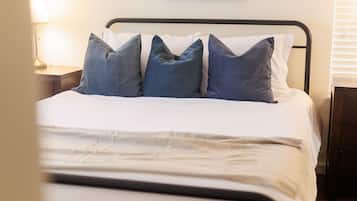 3 bedrooms, in-room safe, iron/ironing board, free WiFi