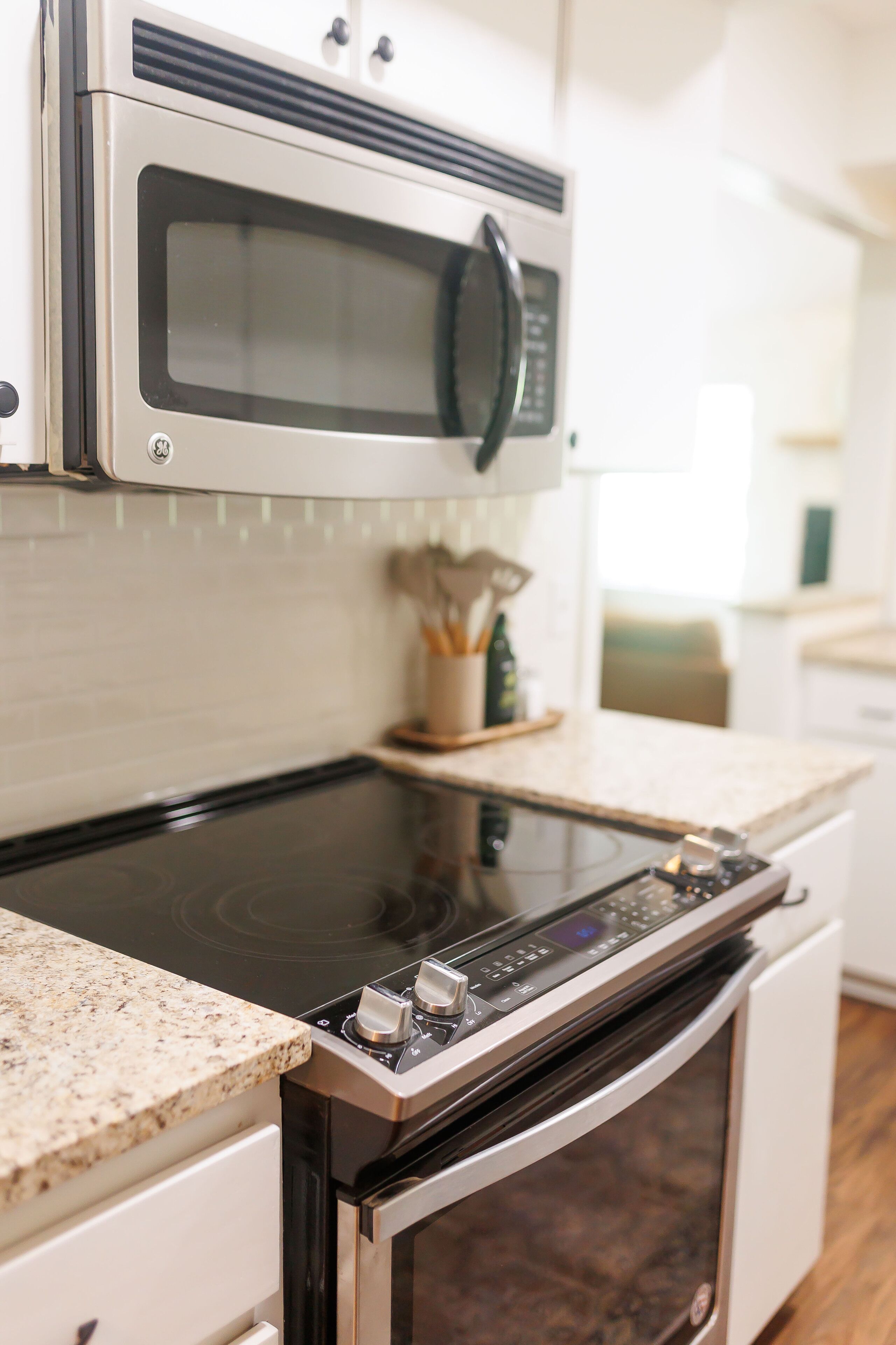 冰箱、微波炉、烤箱、炉灶