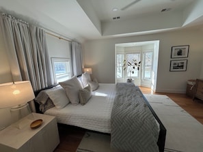 3 bedrooms, desk, iron/ironing board, travel cot