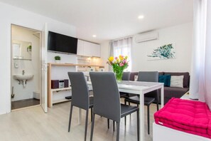 Appartement (Beti comfort - 300m from beach - A1(3) | Restauration