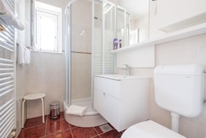 Appartement (Villa Bouganvillea - sea view & garde) | Salle de bain