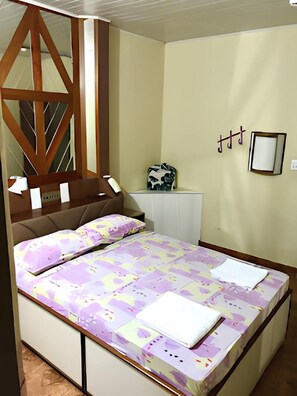 Free WiFi, bed sheets - Hotel Pinheiros (São Paulo)