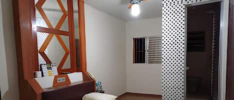 Economy Double Room | Free WiFi, bed sheets