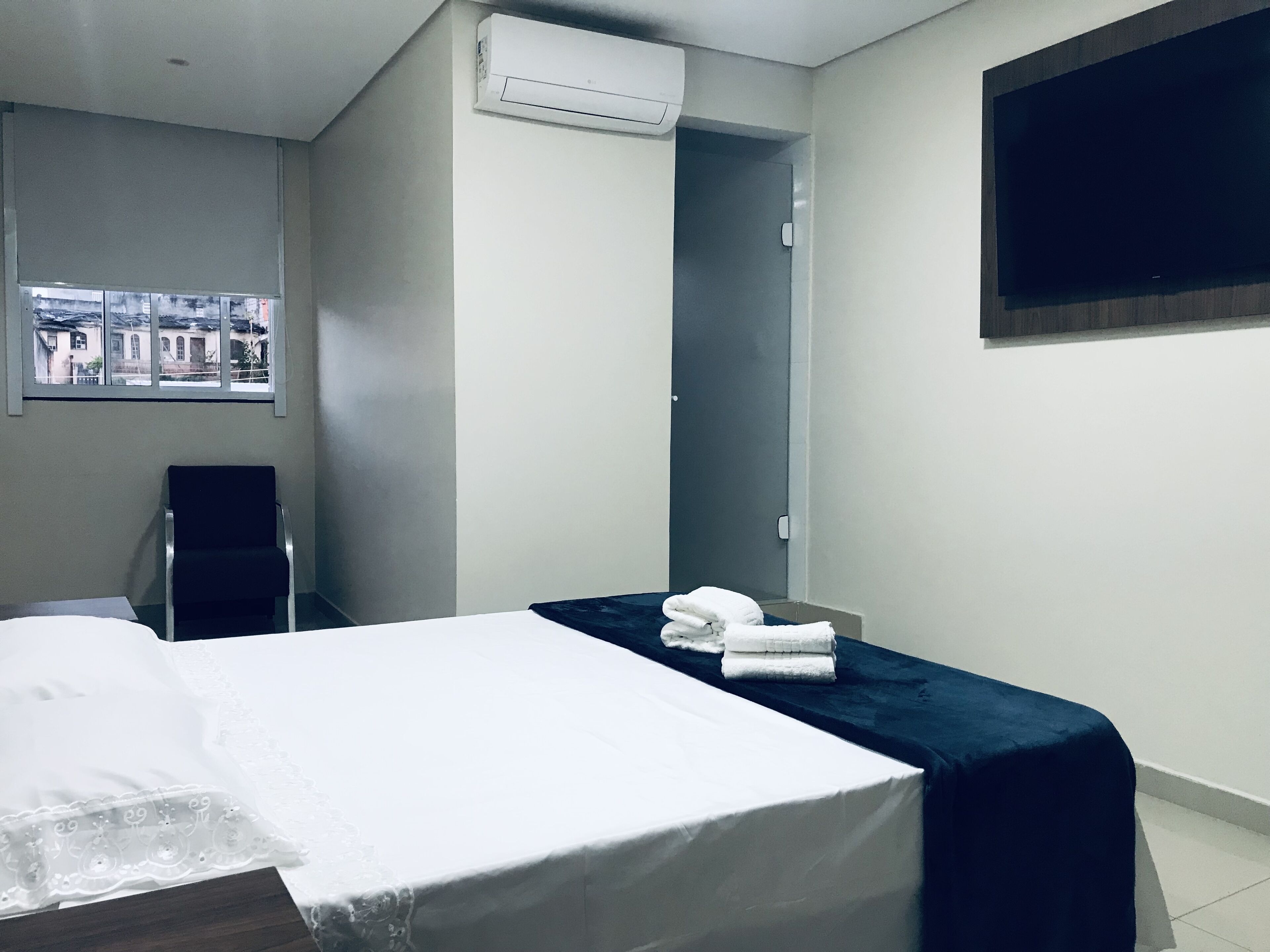 Wifi gratis y ropa de cama 