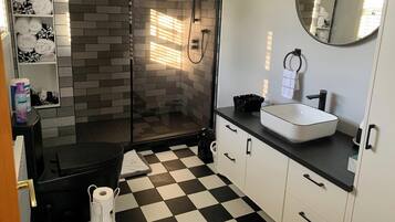 Chambre | Salle de bain commune