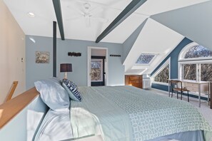 3 soverom, skrivebord, strykejern/-brett og wi-fi (inkludert)